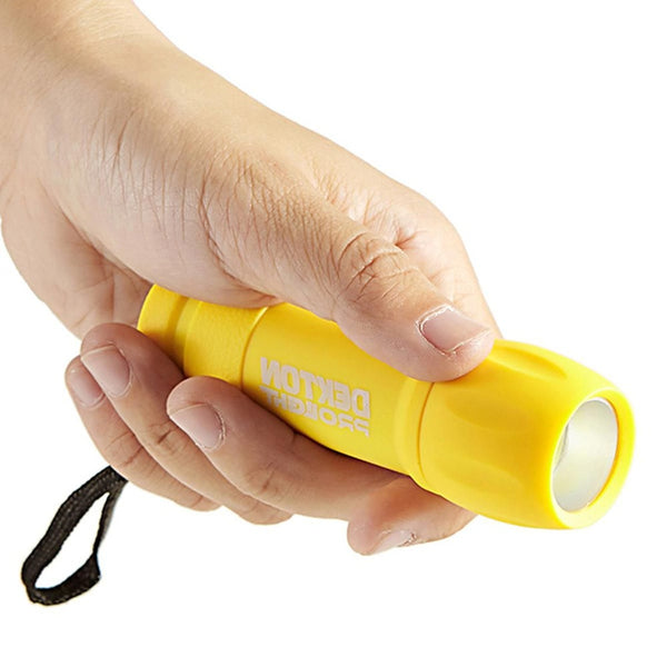 dekton pro light xf100 trail flashlight  high-lumen output